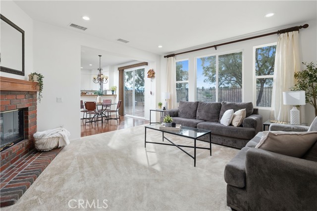 Detail Gallery Image 5 of 37 For 24125 Willowbrooke Ct, Valencia,  CA 91354 - 4 Beds | 3 Baths