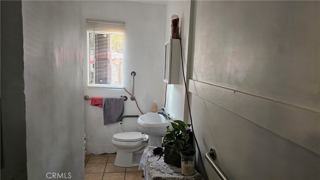 https://media.crmls.org/medias/c71b048a-48fa-4b50-9397-372db1a1b143.jpg?preset=X-Large