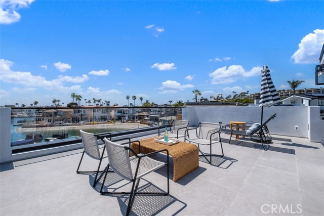 20 Balboa Coves, Newport Beach CA: https://media.crmls.org/medias/c71b3075-c489-44fb-87c3-bf8531e526ac.jpg