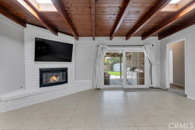 Detail Gallery Image 13 of 31 For 1640 N Lincoln, Burbank,  CA 91506 - 4 Beds | 2 Baths