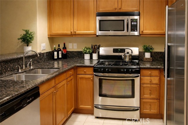 Detail Gallery Image 5 of 12 For 73 Reunion, Irvine,  CA 92603 - 2 Beds | 2 Baths