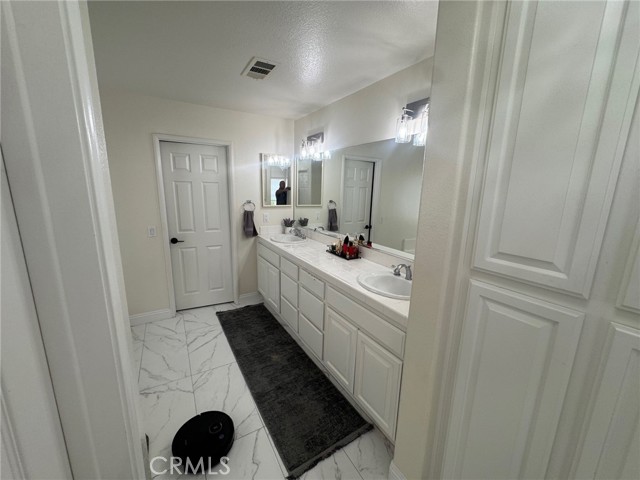 23670 Descanso Drive, Moreno Valley CA: https://media.crmls.org/medias/c71bb835-71ab-4e15-8aaa-5af4e2aedd2d.jpg