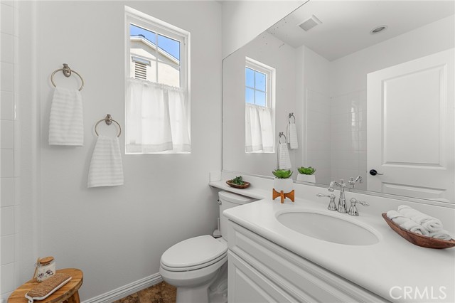 3943 E Lindenwood Drive, Ontario CA: https://media.crmls.org/medias/c71c4ac6-5990-42af-b210-74eb60526561.jpg