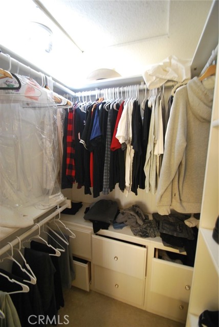 Walk in closet