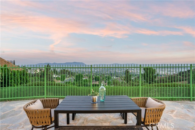 3318 Durham Court, Burbank CA: https://media.crmls.org/medias/c71d1fe9-f803-4a7f-876a-f8f8431b1f5f.jpg