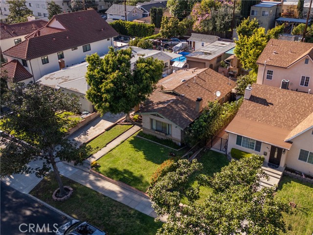 Detail Gallery Image 3 of 21 For 815 E Magnolia, Burbank,  CA 91501 - 4 Beds | 2 Baths