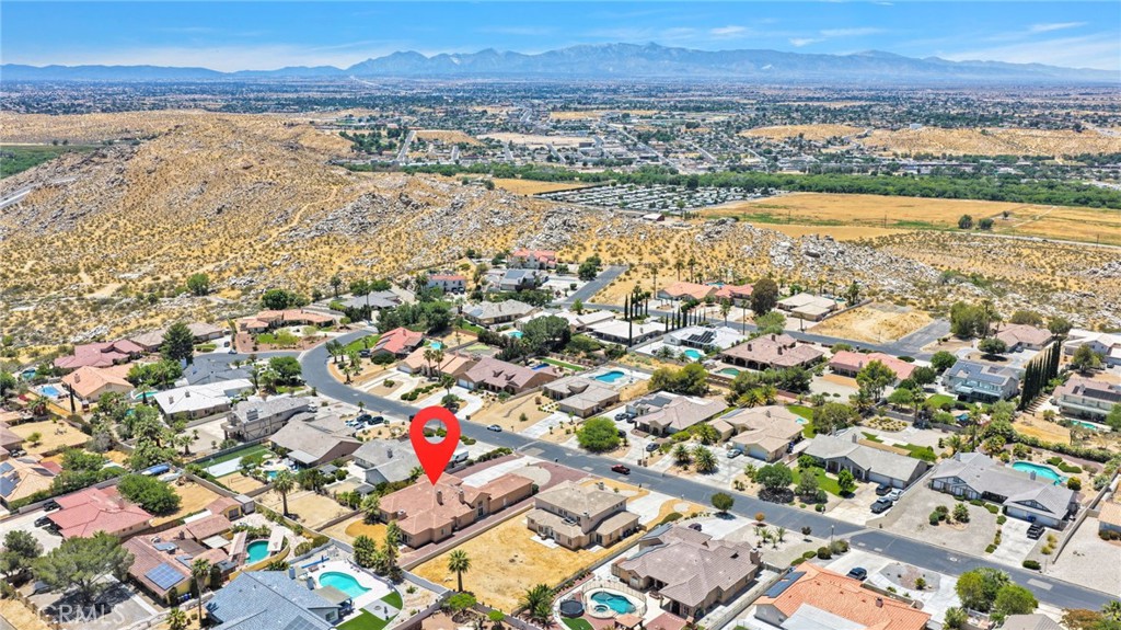 https://media.crmls.org/medias/c71d555c-036c-44f7-b33c-ae462940311f.jpg?preset=X-Large