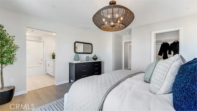 Detail Gallery Image 13 of 20 For 1301 Galaxy Way, Rialto,  CA 92376 - 4 Beds | 3 Baths