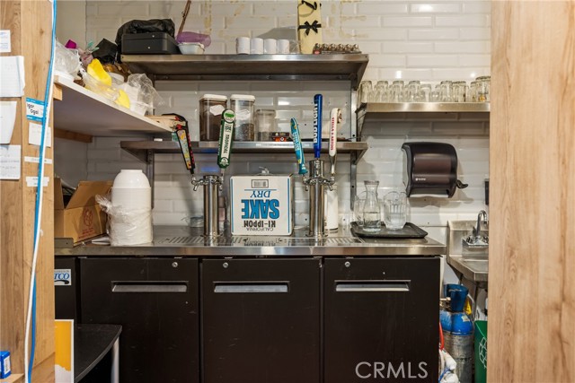 200 Main, Huntington Beach CA: https://media.crmls.org/medias/c71ecb3a-430e-4deb-acc9-c992a6eabc2b.jpg