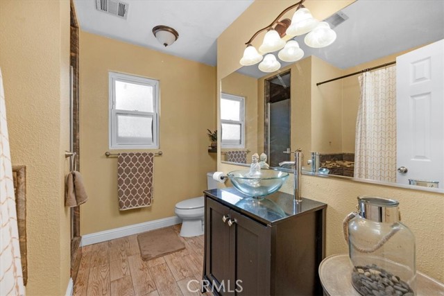 Detail Gallery Image 24 of 45 For 404 W Robinson Ave, Fresno,  CA 93705 - 3 Beds | 2 Baths