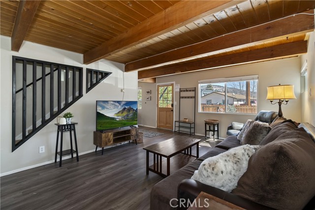 Detail Gallery Image 5 of 35 For 728 W Aeroplane, Big Bear City,  CA 92314 - 2 Beds | 2 Baths