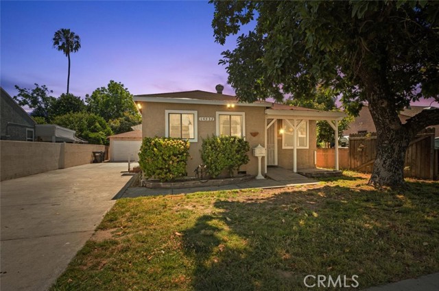 14532 Castlegate Avenue, Compton, California 90221, 4 Bedrooms Bedrooms, ,1 BathroomBathrooms,Single Family Residence,For Sale,Castlegate,PW24121170