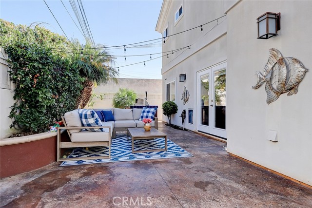 2409 Voorhees Avenue, Redondo Beach, California 90278, 4 Bedrooms Bedrooms, ,2 BathroomsBathrooms,Residential,Sold,Voorhees,SB21187406