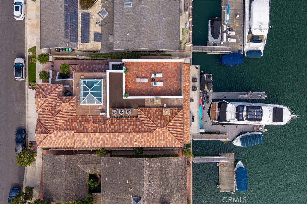 https://media.crmls.org/medias/c720836d-05b2-46b7-9095-366a2bc6fce3.jpg?preset=X-Large