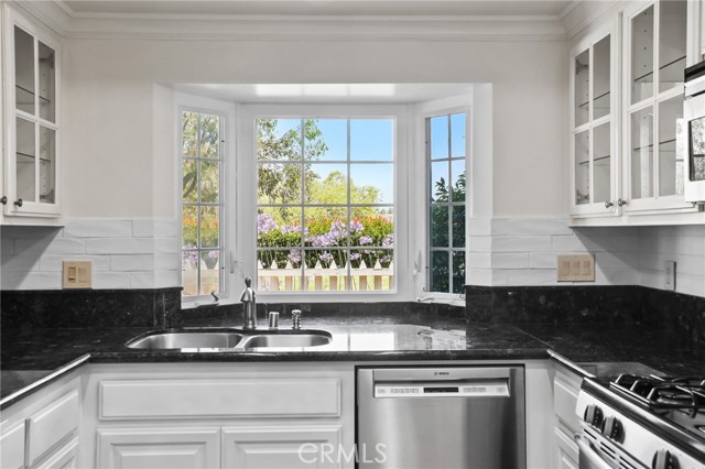 2720 Hilltop Drive, Newport Beach CA: https://media.crmls.org/medias/c722728e-aebf-4298-bf0b-378b516b59e2.jpg
