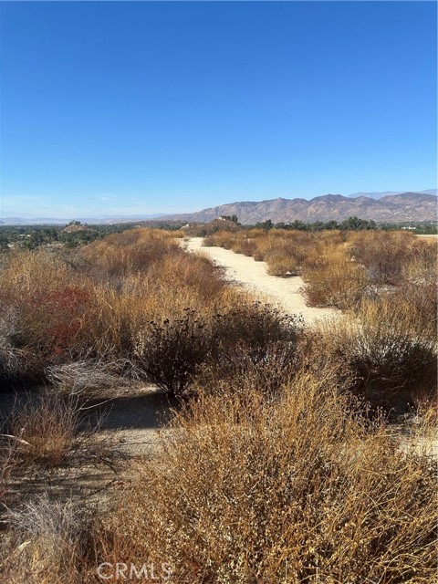 Detail Gallery Image 2 of 20 For 27773 Lake St, Hemet,  CA 92544 - – Beds | – Baths