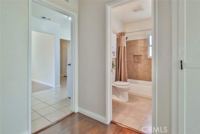 Detail Gallery Image 22 of 41 For 3411 W Chandler Bld, Burbank,  CA 91505 - 3 Beds | 1/1 Baths