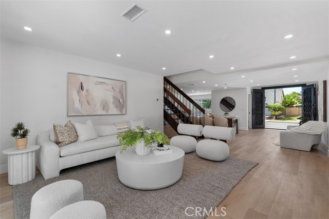 Detail Gallery Image 8 of 74 For 3871 Hendrix St, Irvine,  CA 92614 - 9 Beds | 9/2 Baths