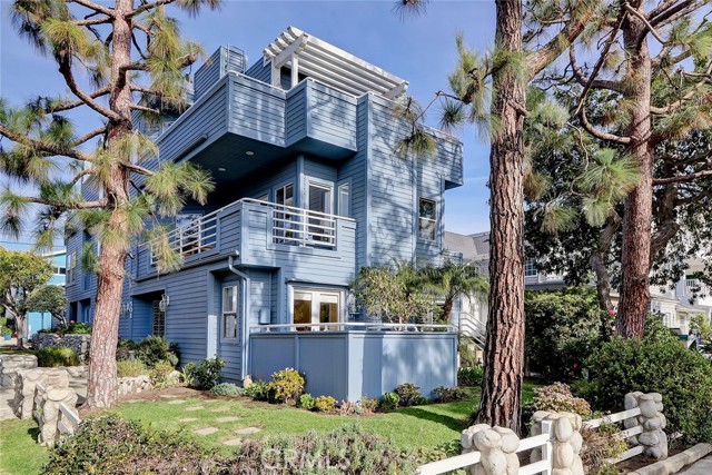 501 5th Street, Manhattan Beach, California 90266, 4 Bedrooms Bedrooms, ,5 BathroomsBathrooms,Residential,Sold,5th,SB22010199