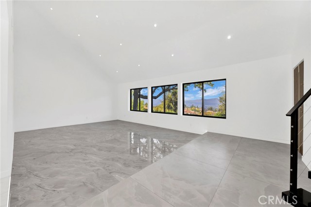 20101 Greenbriar Drive, Tarzana CA: https://media.crmls.org/medias/c7248ca8-e8e0-40d3-a9a5-337b79568309.jpg