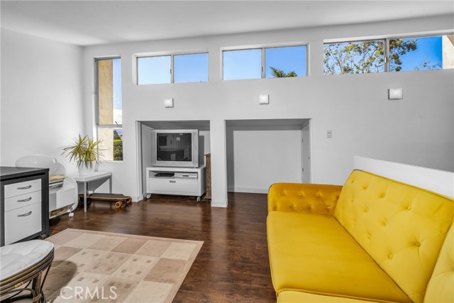 830 Camino Real, Redondo Beach, California 90277, 3 Bedrooms Bedrooms, ,2 BathroomsBathrooms,Residential,Sold,Camino Real,SB22033148