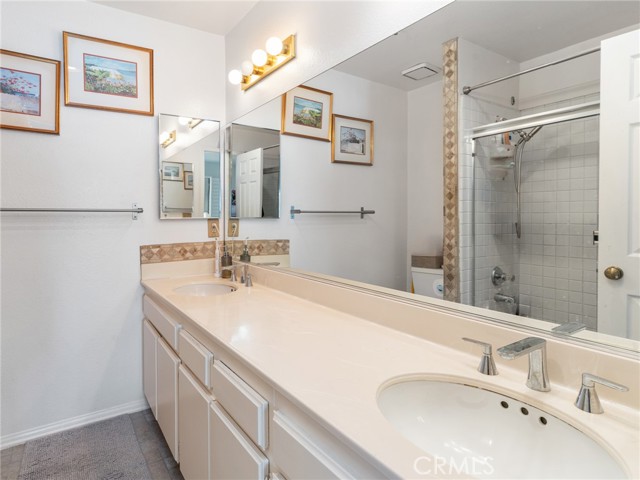 Detail Gallery Image 12 of 21 For 1313 E Grand Ave #C,  El Segundo,  CA 90245 - 3 Beds | 2/1 Baths