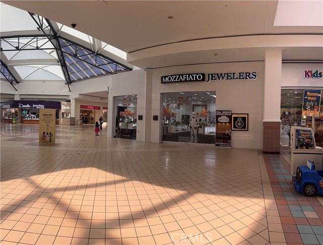 217 Stonewood Street, Downey CA: https://media.crmls.org/medias/c7251765-1952-4f83-b545-b6ecbe123d64.jpg