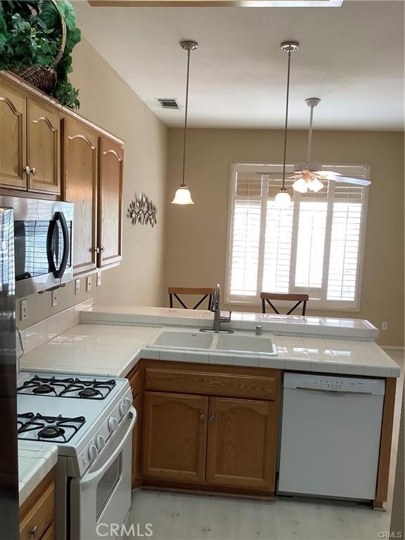 Detail Gallery Image 10 of 36 For 11253 Pleasant Hills Dr, Apple Valley,  CA 92308 - 2 Beds | 2 Baths