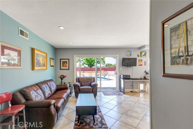 18137 Galatina Street, Rowland Heights CA: https://media.crmls.org/medias/c725e580-e559-4d2e-bedb-3cc8c8ef0f26.jpg