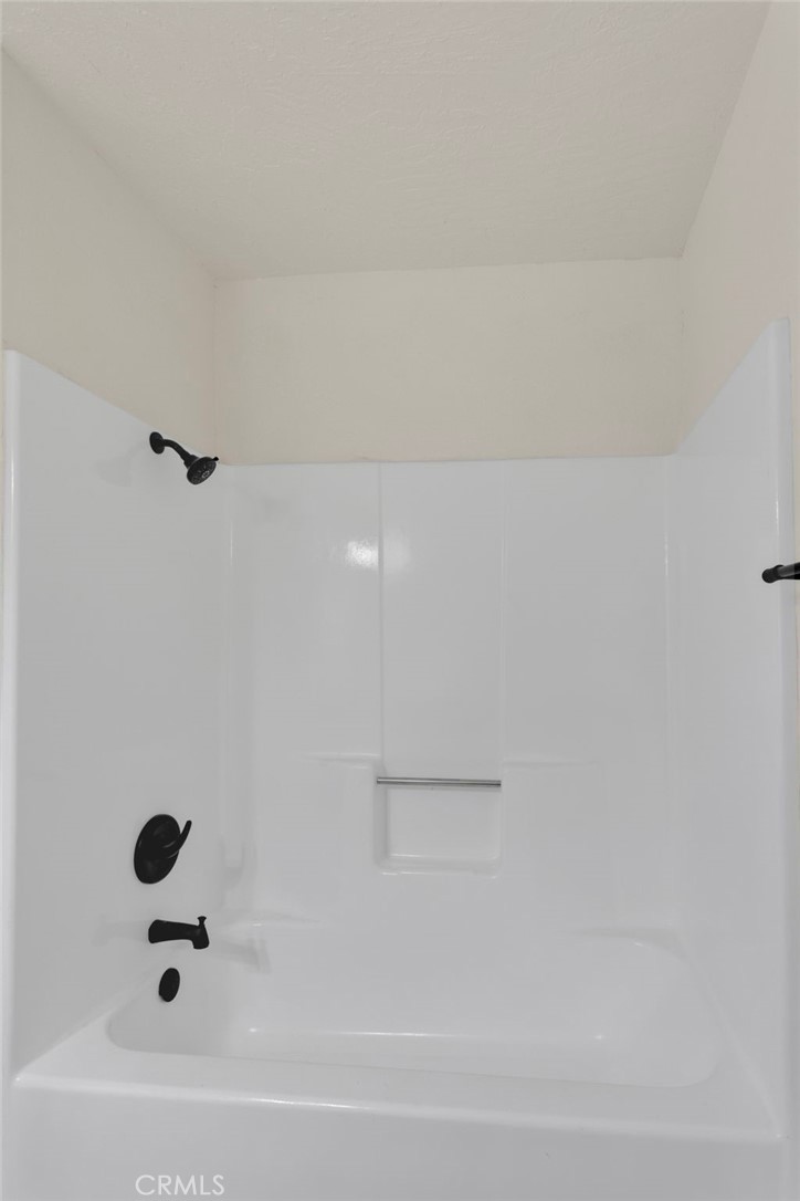 https://media.crmls.org/medias/c725fcda-55b2-4eb3-924b-73e7f8de4a36.jpg?preset=X-Large