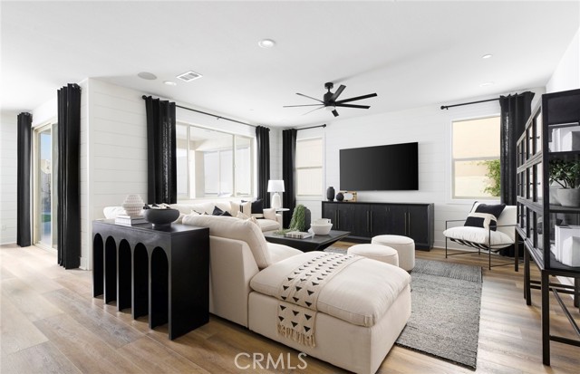 Detail Gallery Image 6 of 17 For 3981 Hudson Ln, Lake Elsinore,  CA 92530 - 4 Beds | 2/1 Baths