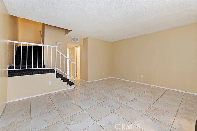 Detail Gallery Image 8 of 26 For 12198 Orchid Ln #C,  Moreno Valley,  CA 92557 - 2 Beds | 1/1 Baths