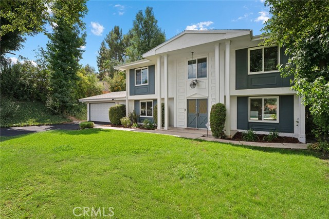 5789 Fairhaven Avenue, Woodland Hills CA: https://media.crmls.org/medias/c72618e8-4525-461a-bde1-6680f2a7f6fd.jpg