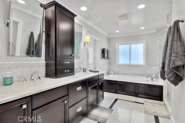 33 Cayuse Lane, Rancho Palos Verdes CA: https://media.crmls.org/medias/c726681d-f661-476b-9d7b-69f5bbe5fd99.jpg