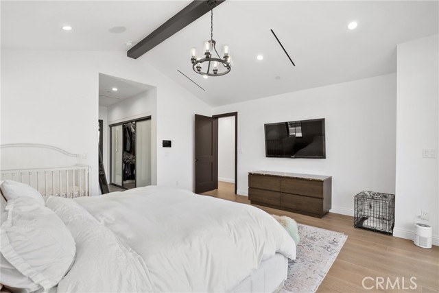 535 N Sierra Bonita Avenue, Los Angeles CA: https://media.crmls.org/medias/c7279e5b-5b19-4334-b52c-2f3bf8747e81.jpg