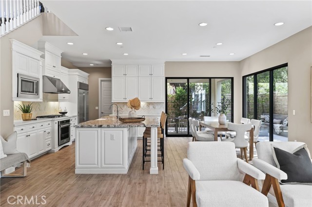 Detail Gallery Image 10 of 63 For 33 Castellana, Lake Forest,  CA 92630 - 4 Beds | 3 Baths