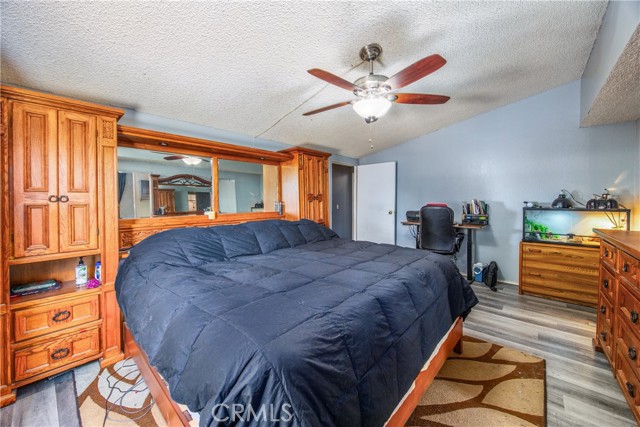 7717 Church Avenue, Highland CA: https://media.crmls.org/medias/c72958de-c4c8-43c4-bde9-d7aea2f58275.jpg