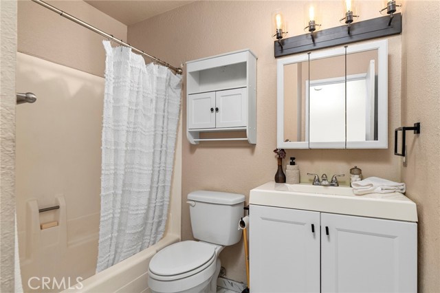 Detail Gallery Image 25 of 50 For 2251 Notre Dame Bld, Chico,  CA 95928 - 4 Beds | 2 Baths