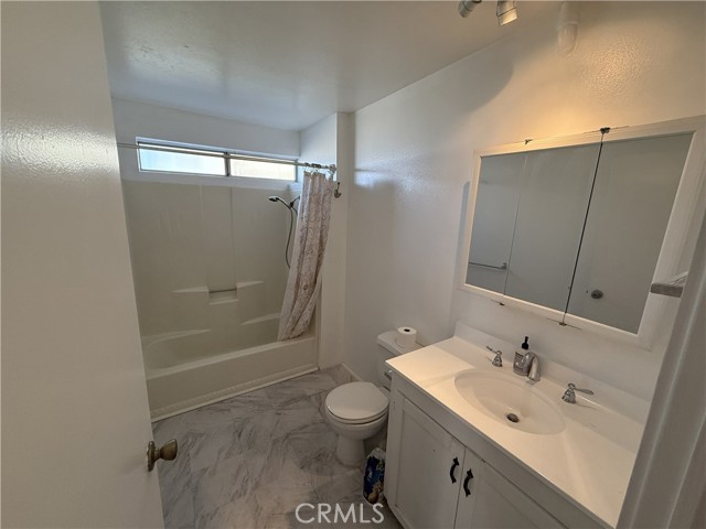 Detail Gallery Image 16 of 30 For 4345 Camello Rd, Woodland Hills,  CA 91364 - 3 Beds | 2/1 Baths