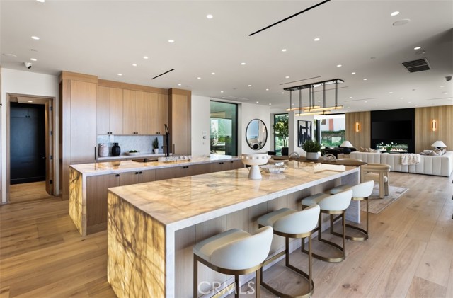 53 Montecito, Corona del Mar CA: https://media.crmls.org/medias/c72bcc6d-a427-4bab-9589-b9e94a9e9531.jpg