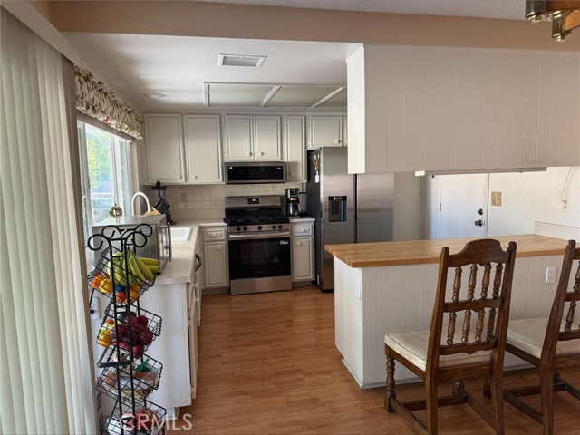 Detail Gallery Image 3 of 15 For 1114 Bottle Tree, Hemet,  CA 92545 - 3 Beds | 2 Baths