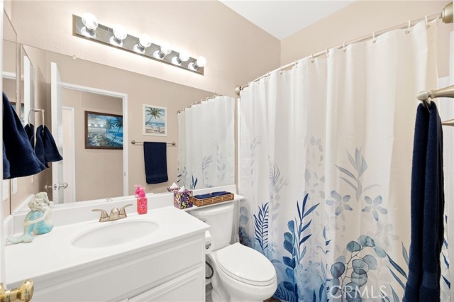24795 Shady Pine Court, Murrieta CA: https://media.crmls.org/medias/c72ce5a0-1a51-47d2-9772-4375c10dae3e.jpg