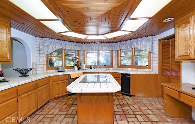 1300 Hidden Springs Drive, Corona CA: https://media.crmls.org/medias/c72d1c71-e168-43ea-a56b-cf98d425caf8.jpg
