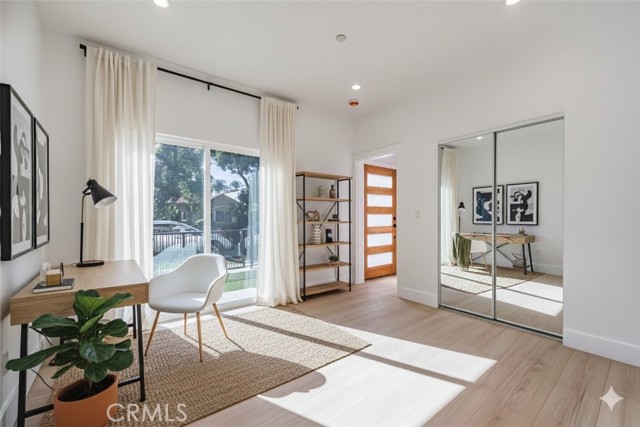 Detail Gallery Image 14 of 75 For 5209 W 20th, Los Angeles,  CA 90016 - – Beds | – Baths