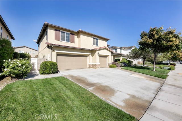 Detail Gallery Image 3 of 74 For 11781 Forsythia, Jurupa Valley,  CA 91752 - 5 Beds | 2/1 Baths