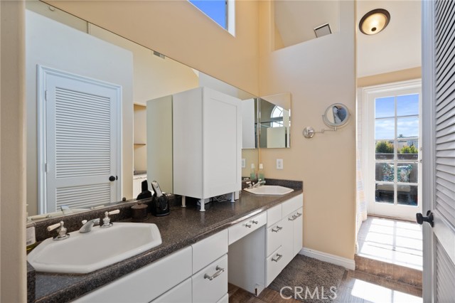 533 Roswell Avenue, Long Beach CA: https://media.crmls.org/medias/c72ec419-fe6d-4c8b-a157-da3d6375d0cd.jpg