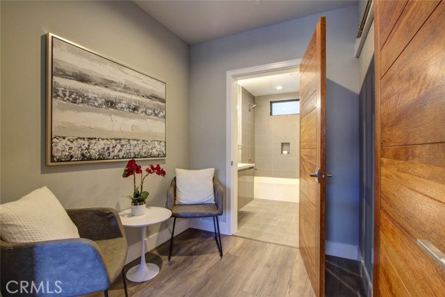 Detail Gallery Image 14 of 27 For 330 Salem #301,  Glendale,  CA 91203 - 2 Beds | 2/1 Baths