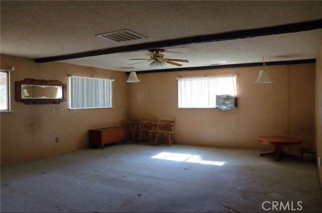 Detail Gallery Image 9 of 18 For 9632 Juniper St, Apple Valley,  CA 92308 - 5 Beds | 3 Baths