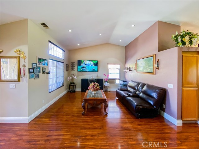 Detail Gallery Image 9 of 41 For 3320 Kipper, Palmdale,  CA 93535 - 4 Beds | 2 Baths