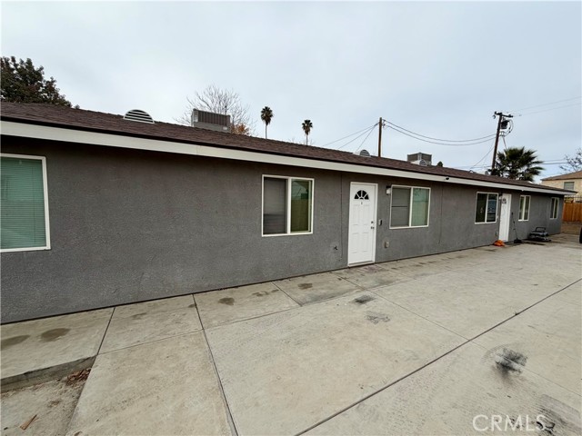 Detail Gallery Image 4 of 15 For 2006 Quincy St, Bakersfield,  CA 93305 - 6 Beds | 4 Baths